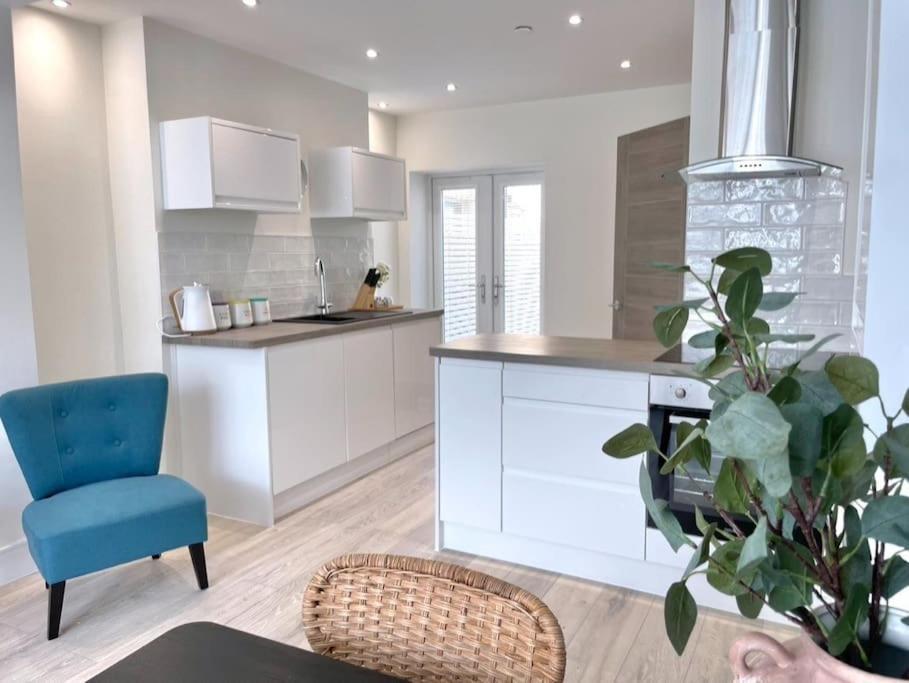 Luxury Porthcawl Large Spacious 2 Bedroom Apt, Garden, Prime Location Dış mekan fotoğraf