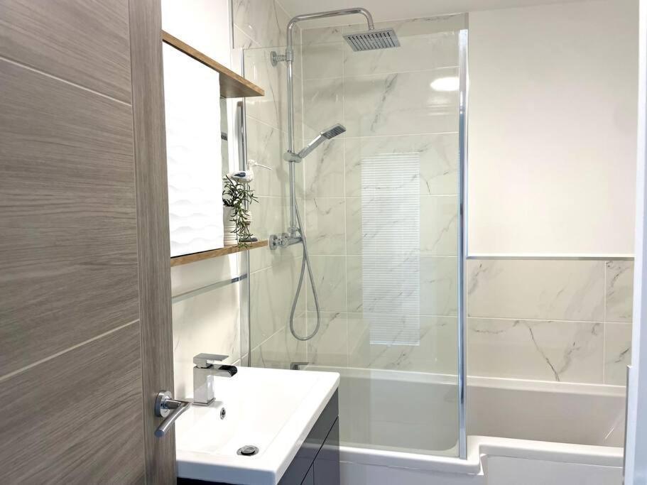 Luxury Porthcawl Large Spacious 2 Bedroom Apt, Garden, Prime Location Dış mekan fotoğraf