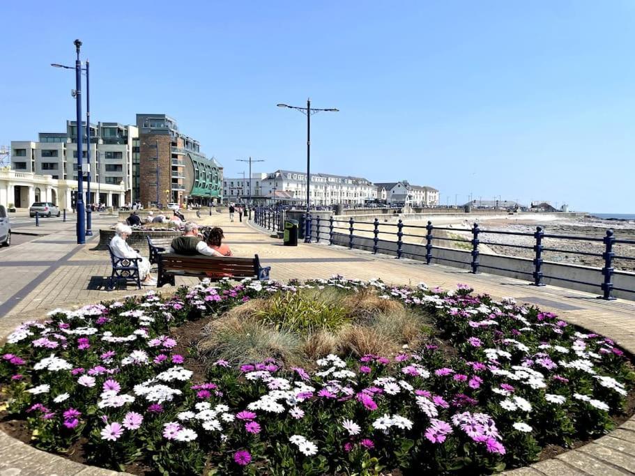 Luxury Porthcawl Large Spacious 2 Bedroom Apt, Garden, Prime Location Dış mekan fotoğraf